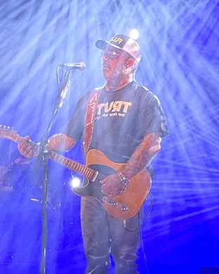 Aaron Lewis and The Stateliners Red Bank