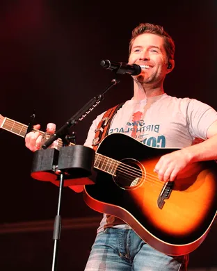 Josh Turner Red Bank